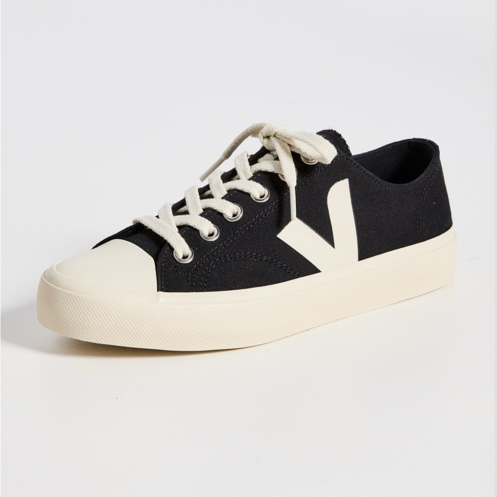 Veja Black and Cream Low-Top Sneakers